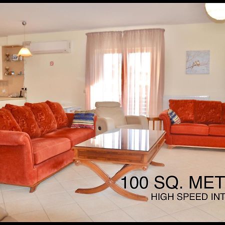 Giorgos Large Size Apartments -Family Friendly With Free Parking And Yard Views Heraklion  ภายนอก รูปภาพ